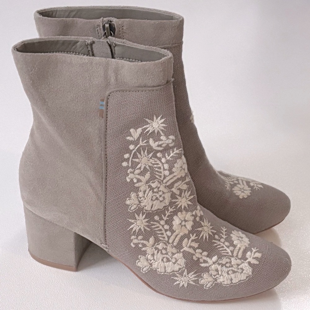 TOMS Embroidered Heritage Women 8 Office Siren suede corpcore boho chic Y2k